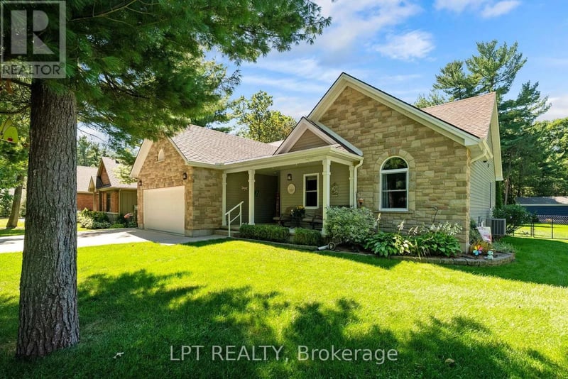 10011 Jenna Road, Lambton Shores (Grand Bend), Ontario, N0M1T0, Lambton Shores (Grand Bend), Ontario — photo 1 of 5