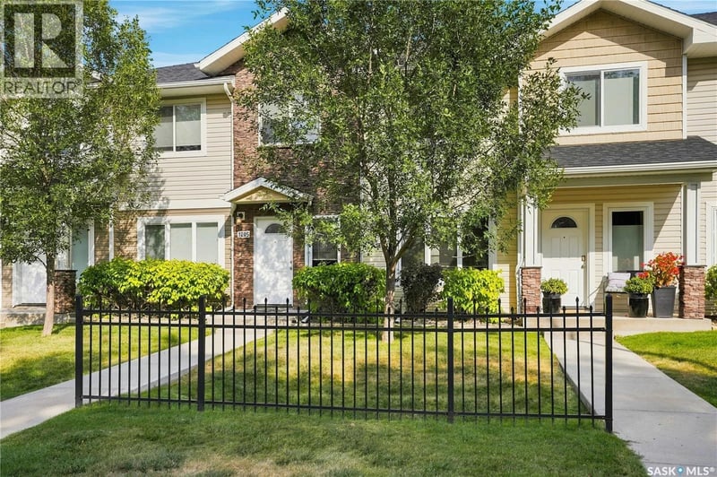 1205 Grey STREET, Regina, Saskatchewan, S4T1G7, Regina, Saskatchewan — photo 1 of 5