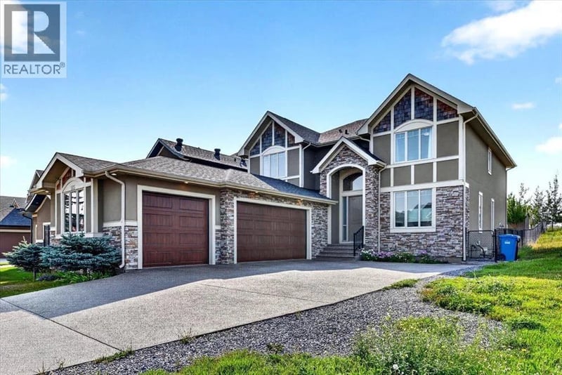115 Coulee Way Southwest, Calgary, Alberta, T3H0S4, Calgary, Alberta — photo 1 of 5
