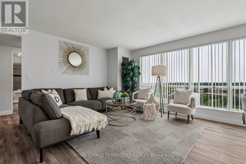 #906 18 Lee Centre Drive, Toronto (Woburn), Ontario, M1H3H5, Toronto (Woburn), Ontario — photo 1 of 5