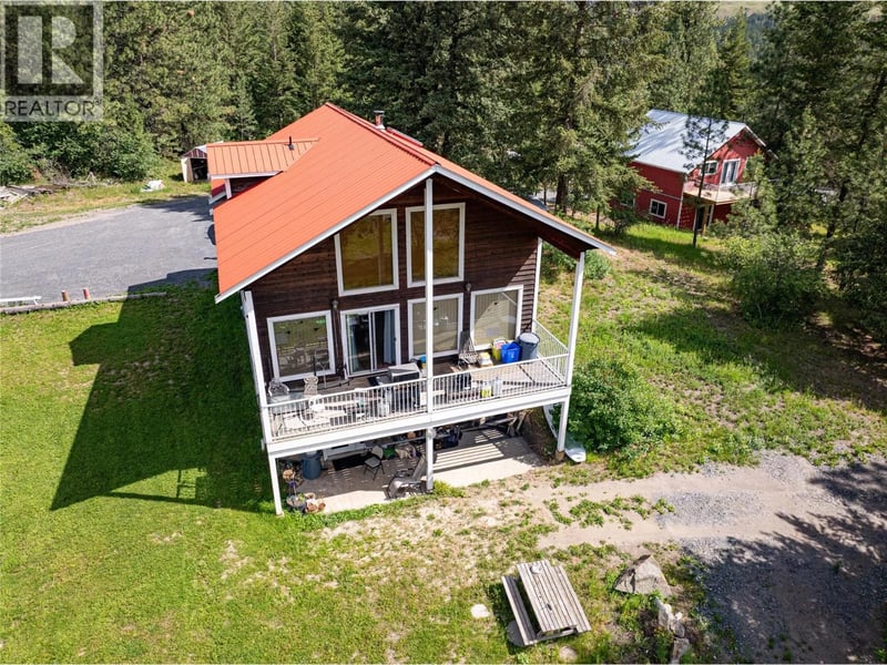3230 Salmon River Road, Salmon Arm, British Columbia, V1E3H9, Salmon Arm, British Columbia — photo 1 of 5