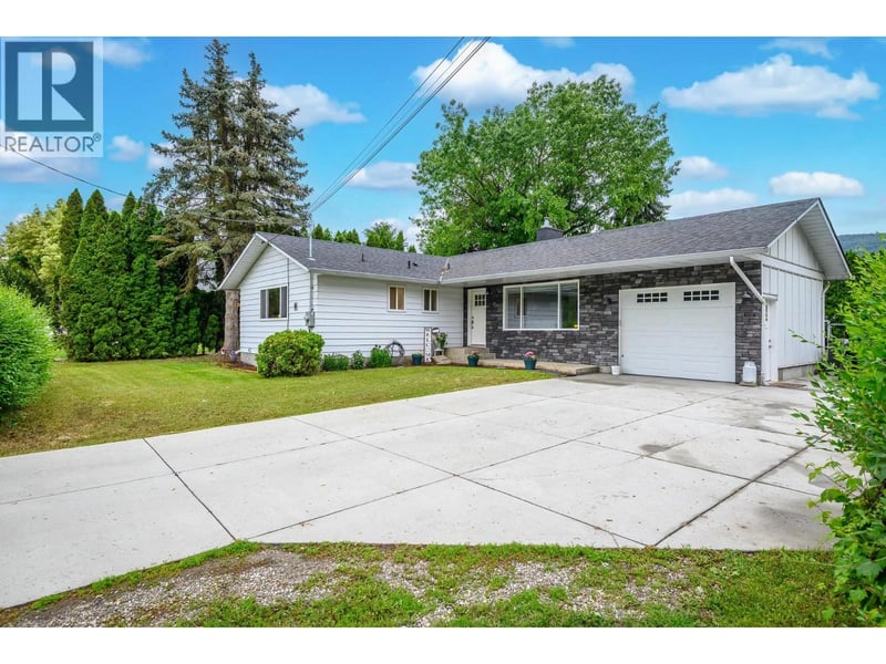 6596 Lavington Way, Coldstream, British Columbia, V1B3G5, Coldstream, British Columbia — photo 1 of 5