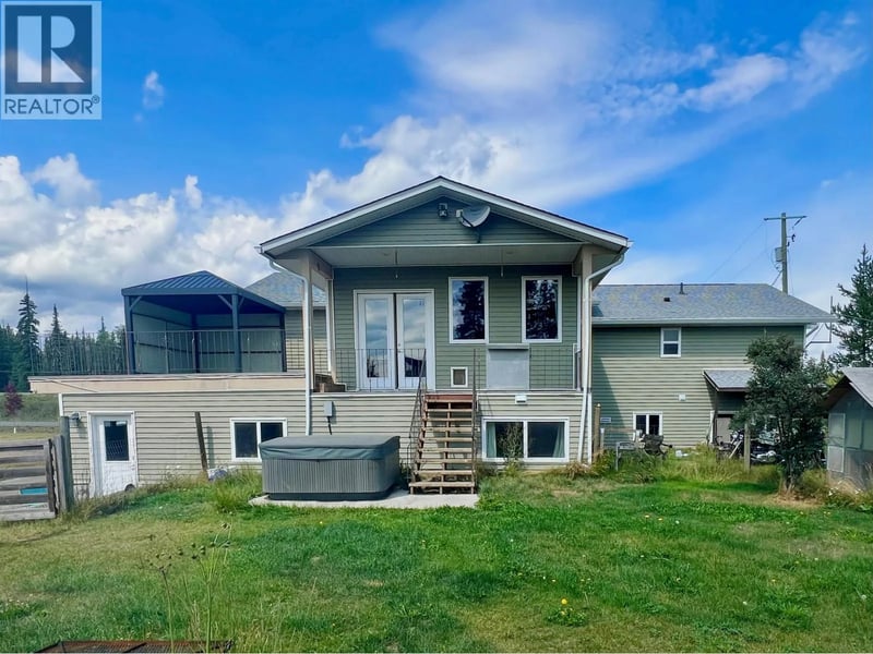 7025 ELEFSON Road, 100 Mile House, British Columbia, V0K2E2, 100 Mile House, British Columbia — photo 1 of 5