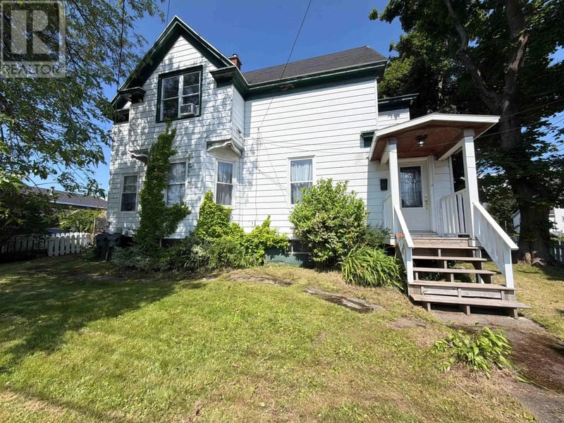 260 York Street, Glace Bay, Nova Scotia, B1A2M3, Glace Bay, Nova Scotia — photo 1 of 5