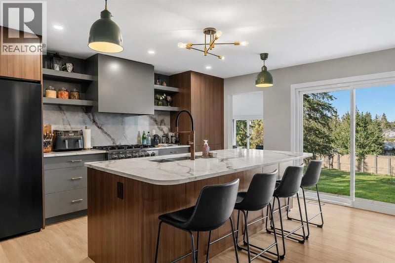 2316 State Road Southwest, Calgary, Alberta, T3C3M6, Calgary, Alberta — photo 1 of 5