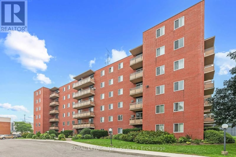 #208 264 Grantham Avenue North, St. Catharines (Carlton/Bunting), Ontario, L2P3H1, St. Catharines (Carlton/Bunting), Ontario — photo 1 of 5