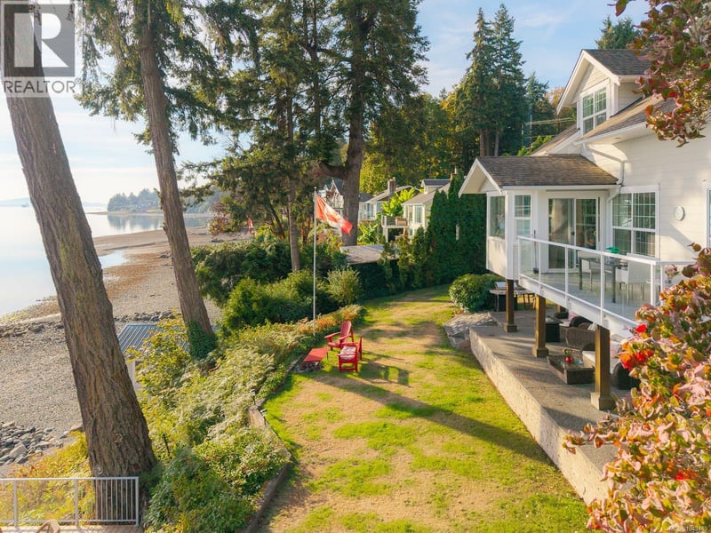 319 Chemainus Road, Ladysmith, British Columbia, V9G1X9, Ladysmith, British Columbia — photo 1 of 5