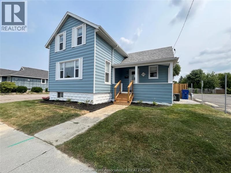 205 St.Clair Street, Chatham, Ontario, N7L3J4, Chatham, Ontario — photo 1 of 5
