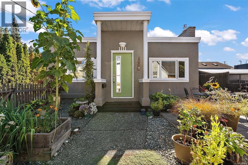 1111 Caledonia Avenue, Victoria, British Columbia, V8T1E9, Victoria, British Columbia — photo 1 of 5