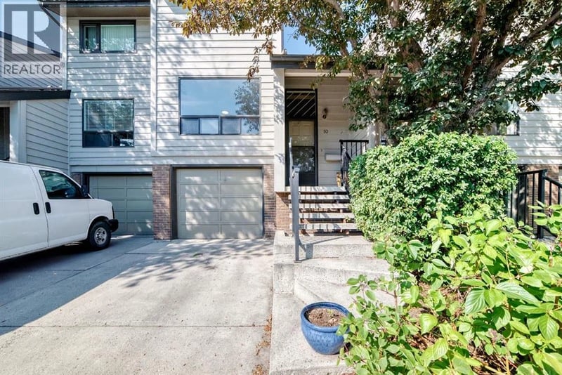 3302 50 Street Northwest, Calgary, Alberta, T3A2C6, Calgary, Alberta — photo 1 of 5