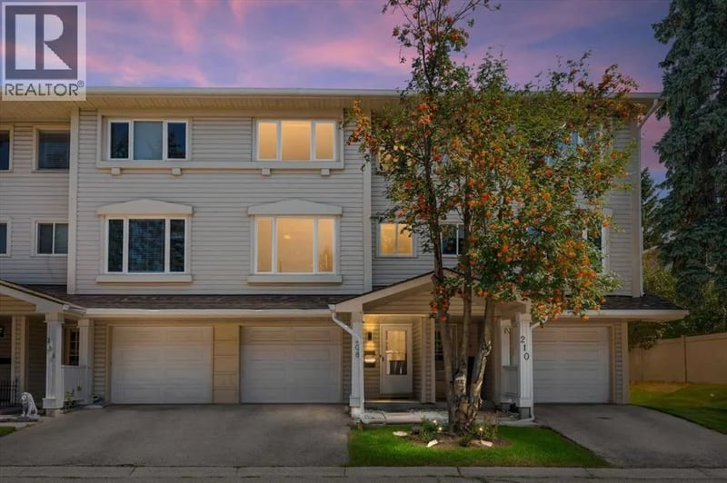 208 Queenston Heights Southeast, Calgary, Alberta, T2J6L1, Calgary, Alberta — photo 1 of 5