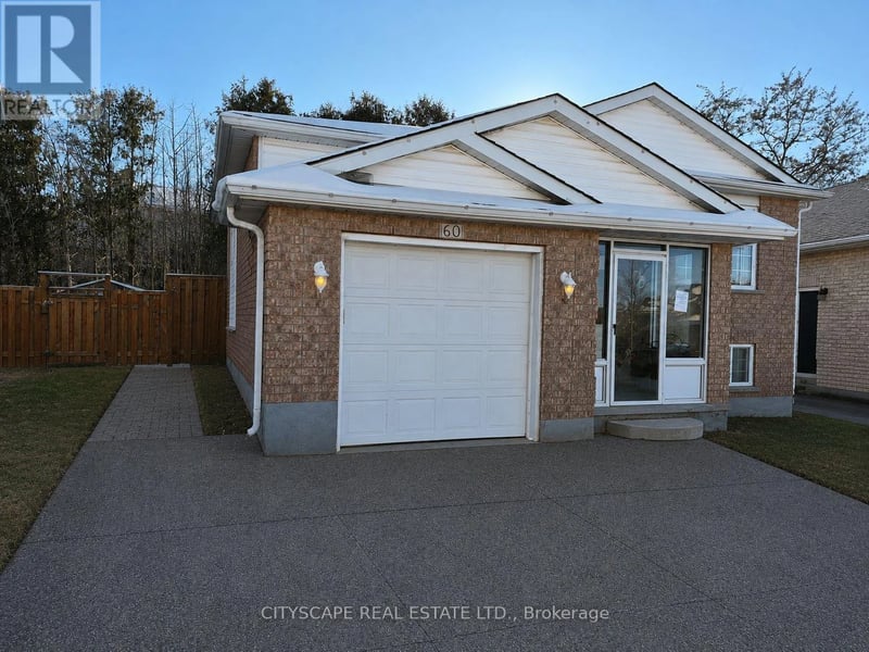 60 Castlewood Place, Cambridge, Ontario, N1R8K6, Cambridge, Ontario — photo 1 of 5
