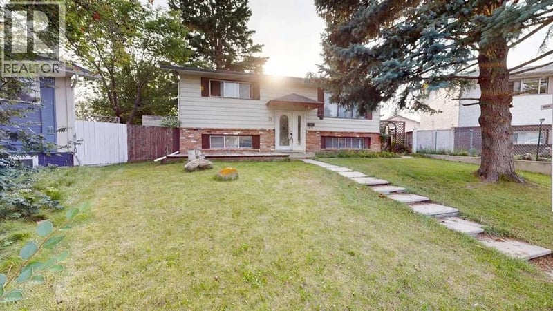 31 Penrith Place Southeast, Calgary, Alberta, T2A2J1, Calgary, Alberta — photo 1 of 5
