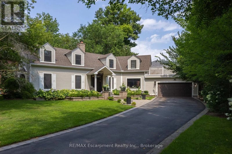 105 WHITTINGTON Place, Oakville (SW Southwest), Ontario, L6K3W1, Oakville (SW Southwest), Ontario — photo 1 of 5