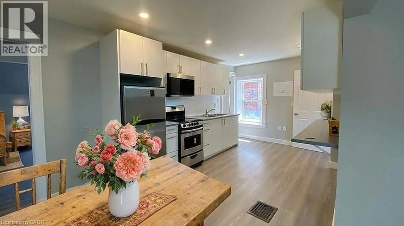 #103 72 VICTORIA Avenue South, Hamilton, Ontario, L8N2S7, Hamilton, Ontario — photo 1 of 4