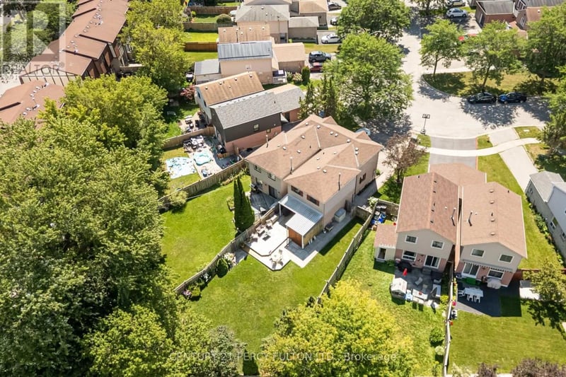 1391 Anton Square, Pickering (Liverpool), Ontario, L1V5T5, Pickering (Liverpool), Ontario — photo 1 of 5