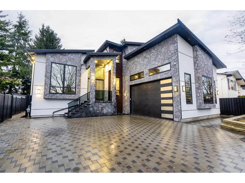 18339 63 Avenue, Surrey, British Columbia, V3S8B1, Surrey, British Columbia — photo 1 of 5