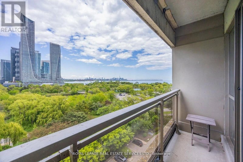 #1010 2261 Lake Shore Boulevard West, Toronto (Mimico), Ontario, M8V3X2, Toronto (Mimico), Ontario — photo 1 of 5