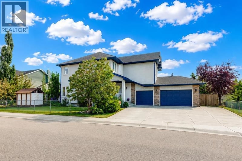 402 Fairways Mews Northwest, Airdrie, Alberta, T4B2W9, Airdrie, Alberta — photo 1 of 5