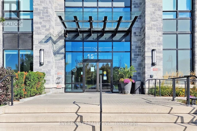 #206 15 Water Walk Drive, Markham (Unionville), Ontario, L6G0G2, Markham (Unionville), Ontario — photo 1 of 5
