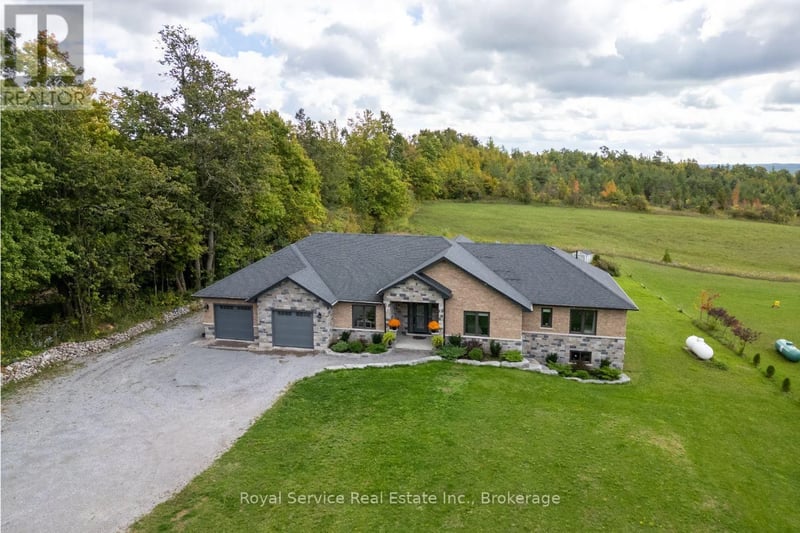 381 Sharpe Line, Cavan Monaghan (Cavan Twp), Ontario, L0A1C0, Cavan Monaghan (Cavan Twp), Ontario — photo 1 of 5