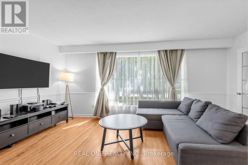 10 Devins Drive, Aurora (Aurora Heights), Ontario, L4G2Z1, Aurora (Aurora Heights), Ontario — photo 1 of 5