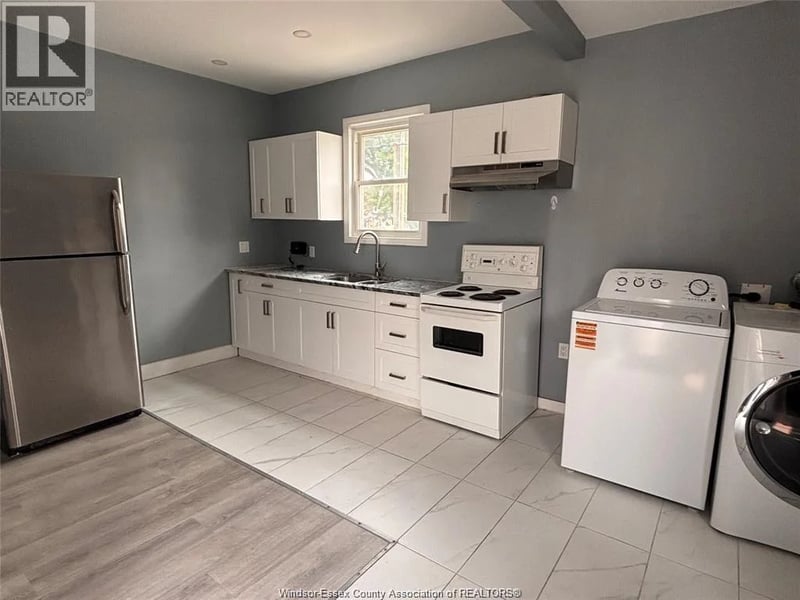 637 TUSCARORA, Windsor, Ontario, N9A3M3, Windsor, Ontario — photo 1 of 5