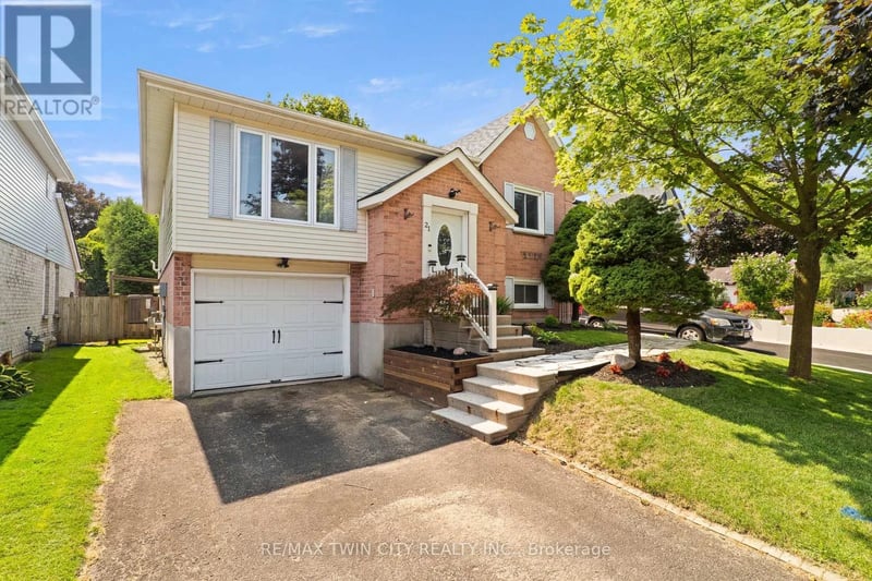 21 Golden Meadow Crescent, Kitchener, Ontario, N2N2L7, Kitchener, Ontario — photo 1 of 5