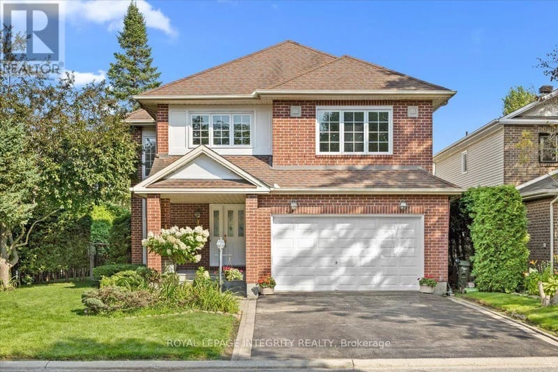 1 Strathbury Street, Ottawa, Ontario, K2G5M9, Ottawa, Ontario — photo 1 of 5