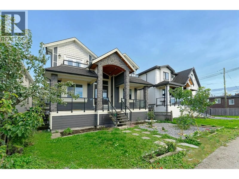520 EWEN Avenue, New Westminster, British Columbia, V3M5B1, New Westminster, British Columbia — photo 1 of 5