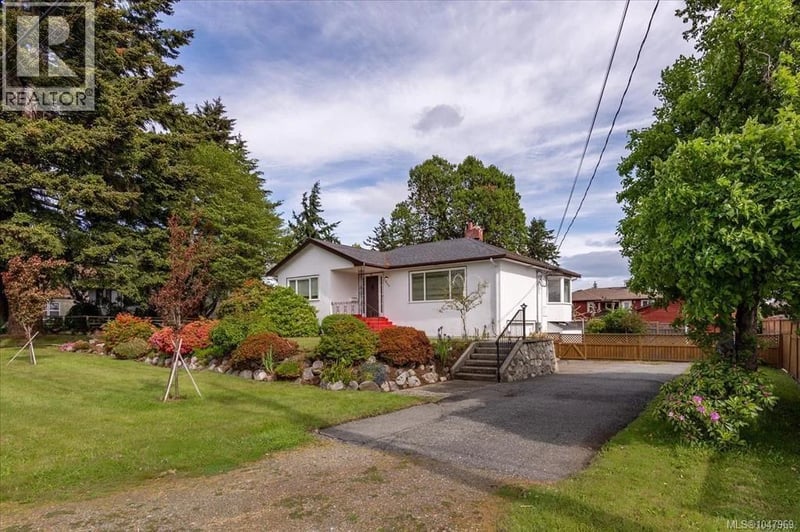 850 Hunter Street, Nanaimo, British Columbia, V9S1R5, Nanaimo, British Columbia — photo 1 of 5