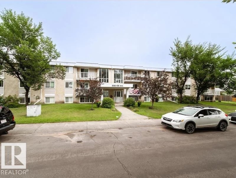 3312 105 AV NW, Edmonton, Alberta, T5W0B4, Edmonton, Alberta — photo 1 of 5