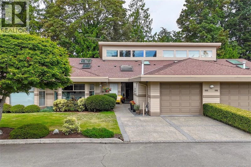 888 Lakes Boulevard, Parksville, British Columbia, V9P2P8, Parksville, British Columbia — photo 1 of 5