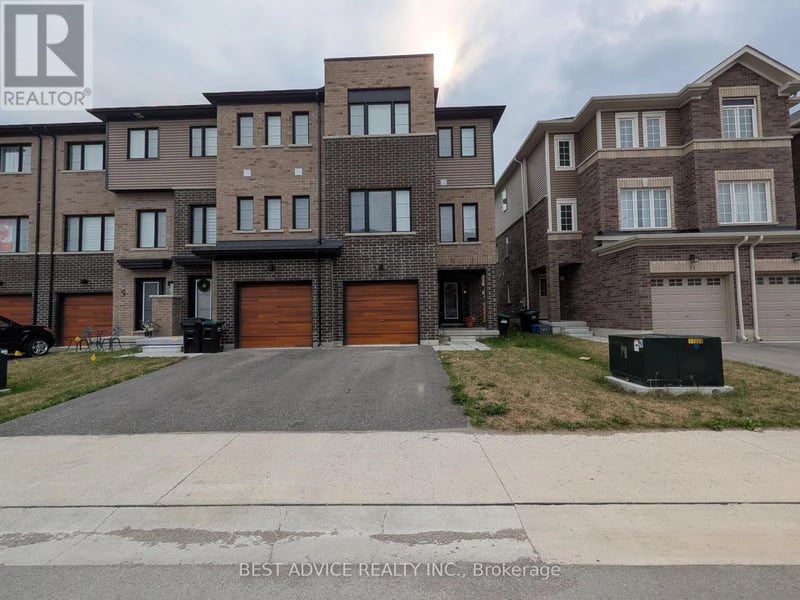 9 Pumpkin Corner Crescent, Barrie, Ontario, L9J0T5, Barrie, Ontario — photo 1 of 5