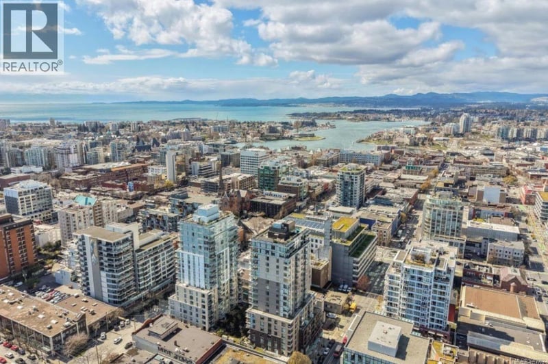 #401 845 Johnson Street, Victoria, British Columbia, V8W0G3, Victoria, British Columbia — photo 1 of 5