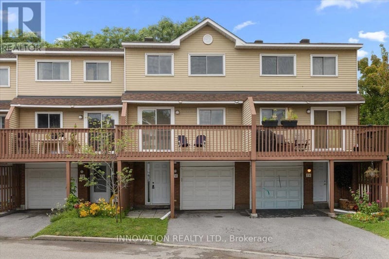 #2 76 Esterlawn Private, Ottawa, Ontario, K2A4B9, Ottawa, Ontario — photo 1 of 5
