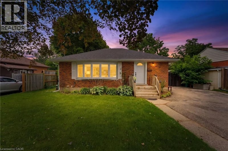 66 SCRIMGER Avenue, Cambridge, Ontario, N1R4W3, Cambridge, Ontario — photo 1 of 5