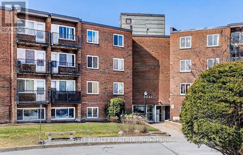 #402C 2041 Arrowsmith Drive, Ottawa, Ontario, K1J7V7, Ottawa, Ontario — photo 1 of 5