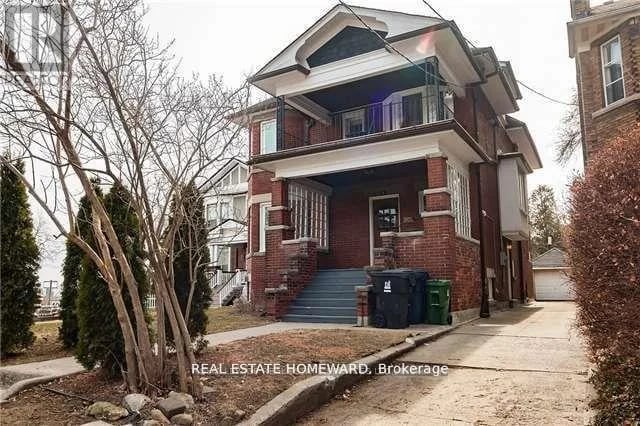 56 Oakwood Avenue, Toronto (Wychwood), Ontario, M6H2V6, Toronto (Wychwood), Ontario — photo 1 of 5