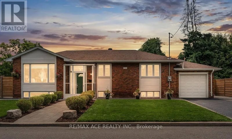 #Main 52 Ivorwood Crescent, Toronto (Wexford-Maryvale), Ontario, M1R2X4, Toronto (Wexford-Maryvale), Ontario — photo 1 of 5