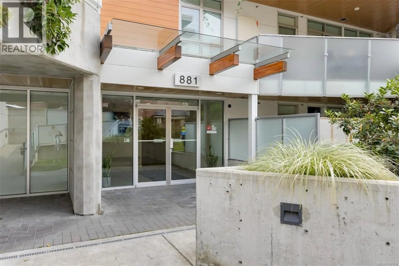 #301 881 Short Street, Saanich, British Columbia, V8P2L3, Saanich, British Columbia — photo 1 of 5