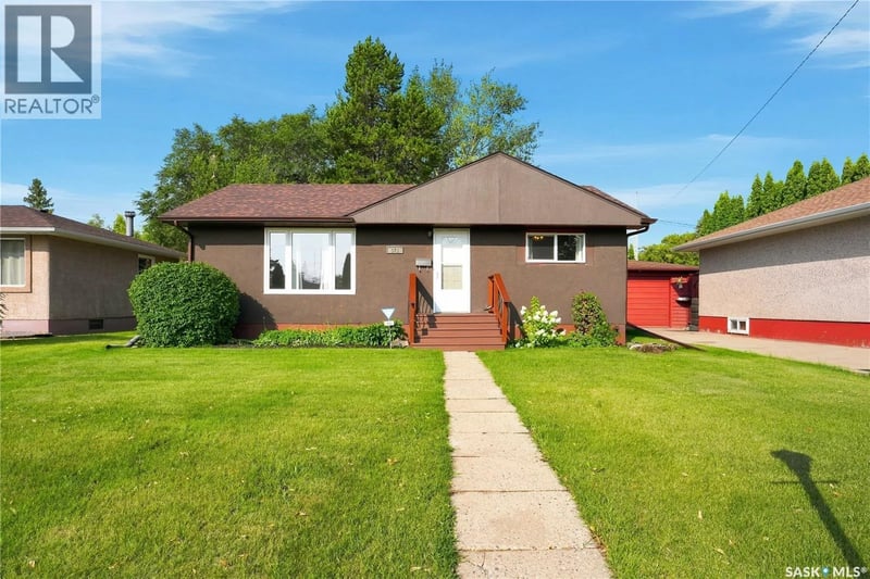 571 104th STREET, North Battleford, Saskatchewan, S9A1M5, North Battleford, Saskatchewan — photo 1 of 5