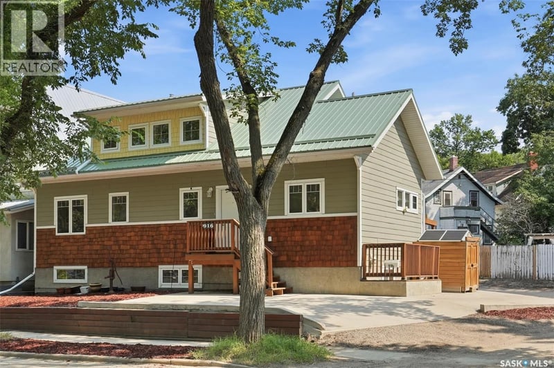 916 Temperance STREET, Saskatoon, Saskatchewan, S7N0N4, Saskatoon, Saskatchewan — photo 1 of 5