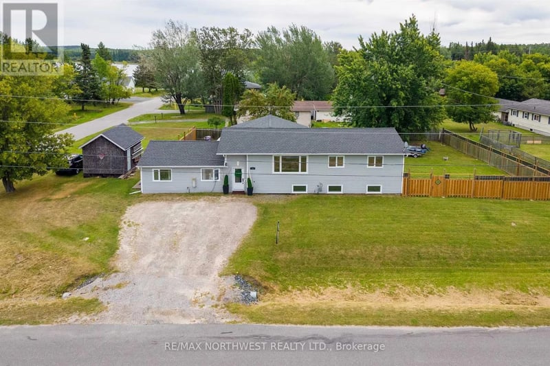 25 Park Avenue, Kenora (Evergreen), Ontario, P9N3W8, Kenora (Evergreen), Ontario — photo 1 of 5