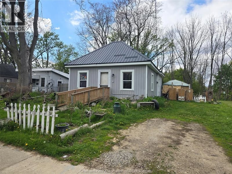249 King Street East, Chatham, Ontario, N7M3N3, Chatham, Ontario — photo 1 of 5