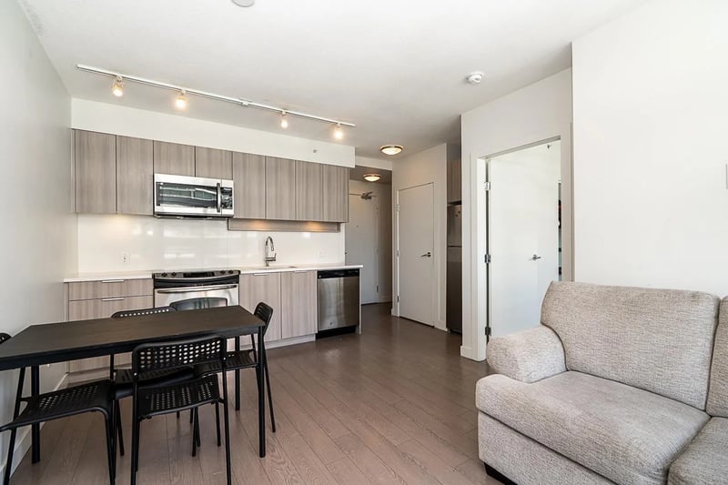 #2302 13308 CENTRAL Avenue, Surrey, British Columbia, V3T0M4, Surrey, British Columbia — photo 1 of 5