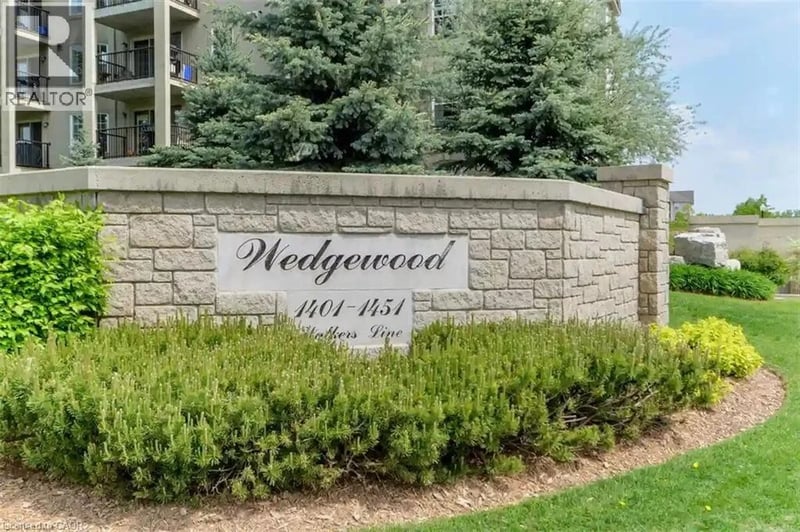#401 1411 WALKERS Line, Burlington, Ontario, L7M4P5, Burlington, Ontario — photo 1 of 5