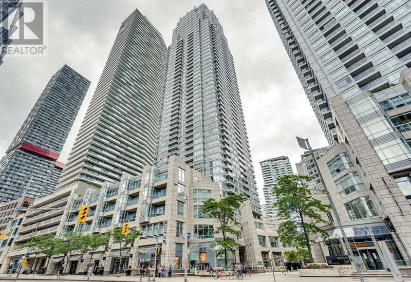 #910 2191 Yonge Street, Toronto (Mount Pleasant West), Ontario, M4S3H8, Toronto (Mount Pleasant West), Ontario — photo 1 of 5