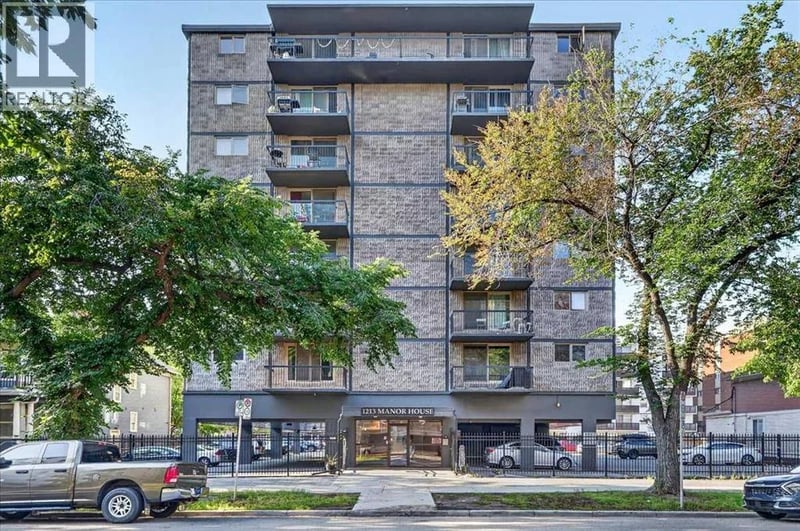 1213 13 Avenue Southwest, Calgary, Alberta, T3C0T2, Calgary, Alberta — photo 1 of 5