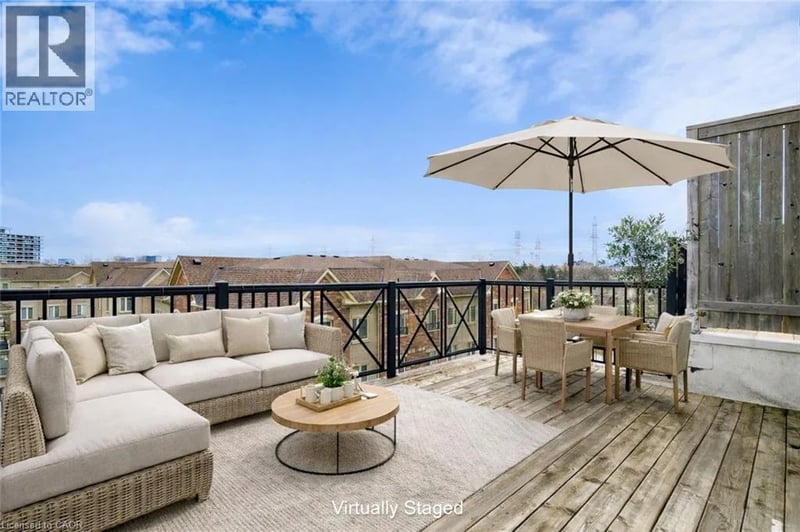 #258 19 CONEFLOWER Crescent, North York, Ontario, M2R0A5, North York, Ontario — photo 1 of 5